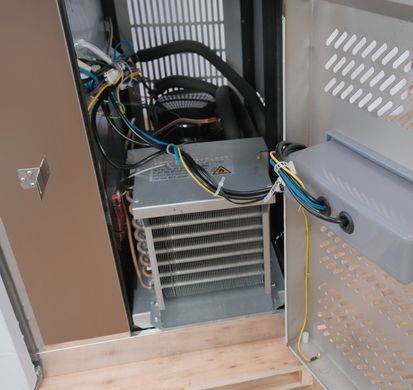 Морозильний стіл GoodFood GF-GN2100BT-HC