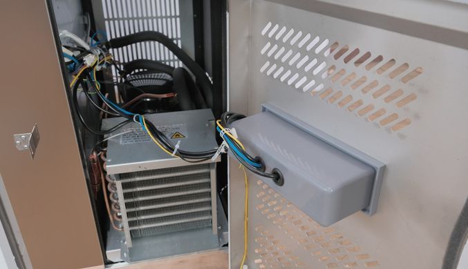 Морозильный стол GoodFood GF-GN3100BT-HC