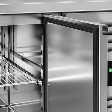 Холодильний стіл 294 л, 3 двері, з бортом ECO GGM Gastro KTS187AND