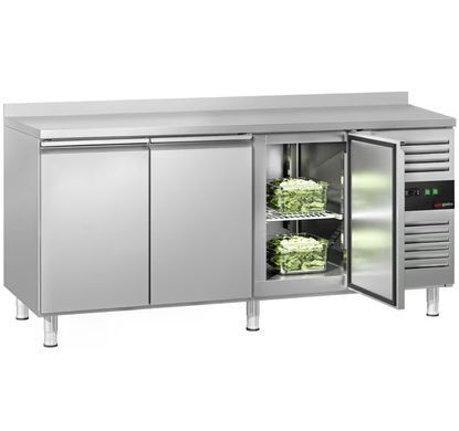 Холодильний стіл 294 л, 3 двері, з бортом ECO GGM Gastro KTS187AND