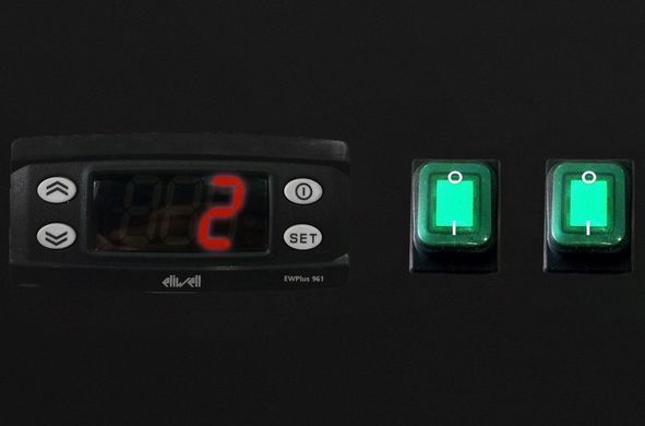 Холодильний стіл 294 л, 3 двері, з бортом ECO GGM Gastro KTS187AND