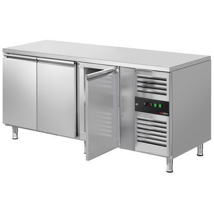 Холодильный стол 294 л, 3 двери, без борта ECO GGM Gastro KTS187ND