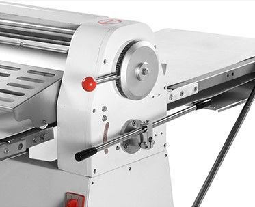 Тісторозкатка конвеєрна для листкового тіста BERG LSP520A