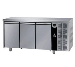 Холодильний стіл трьохдверний Apach AFM 03