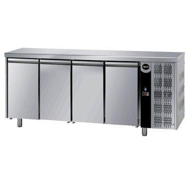 Холодильный стол четырёхдверный Apach AFM 04